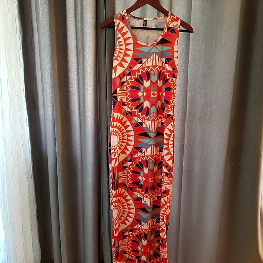 NWOT Tribal Print Maxi Dress